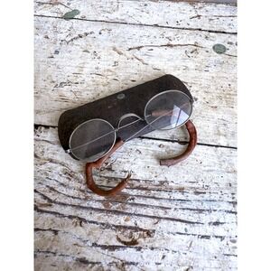 Vintage Wire Rim Eyeglasses Oval Metal Frame Antique Collectible Glasses w/ Case